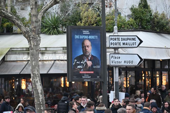 Affiche du one-man-show d’Eric Dupond-Moretti, « J’ai dit oui ! », à Paris, le 19 janvier 2025.