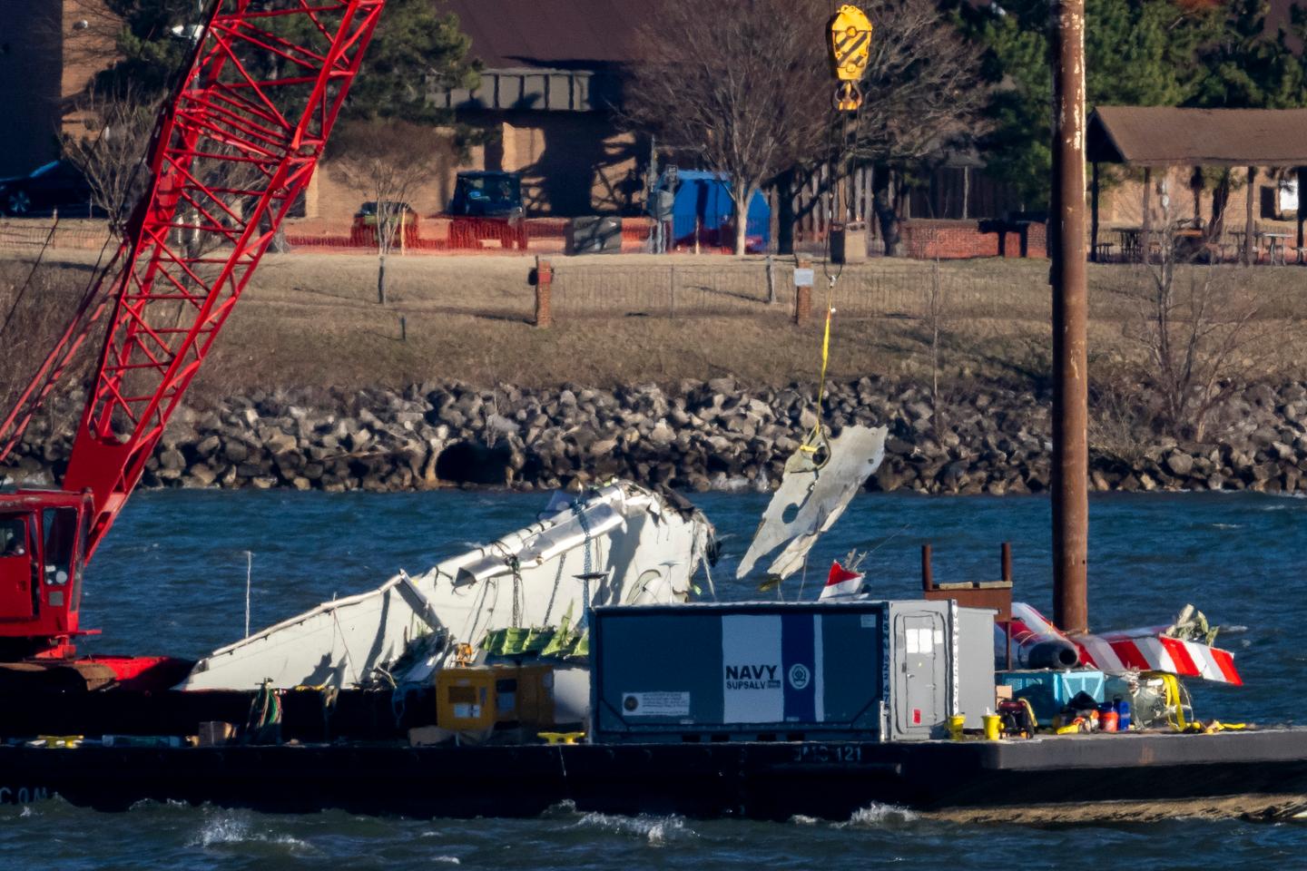 Accident aérien à washington : les corps des soixante-sept victimes ont été repêchés