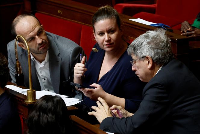 Mathilde Panot, présidente de La France insoumise et du NFP, et les députés (LFI) Manuel Bompard (à gauche) et Eric Coquerel, lors du débat sur la motion de censure déposée par LFI sur le budget de l’Etat, à l'Assemblée nationale, à Paris, le 5 février 2025.
