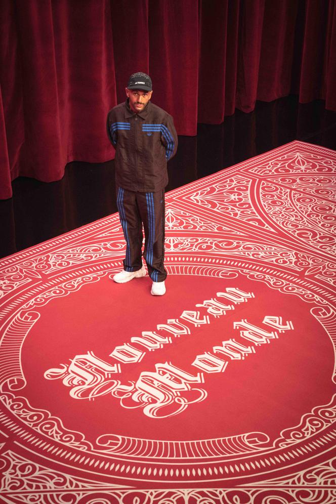 Malik Bentalha, no palco do cigale, em Paris, em dezembro de 2024.