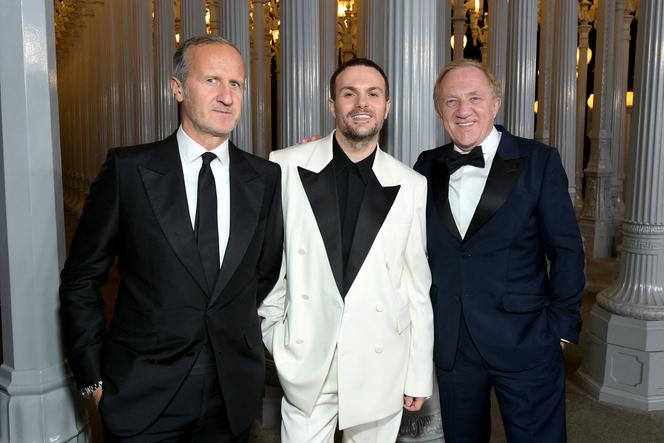 Stefano Cantino (à gauche), PDG de Gucci, Sabato de Sarno (au centre), directeur artistique de Gucci, et François-Henri Pinault (à droite), patron du groupe Kering, au Los Angeles County Museum of Art, le 2 novembre 2024.