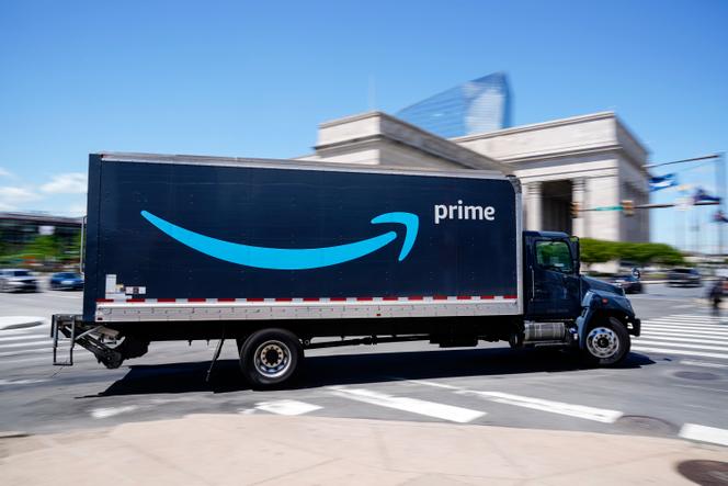 Un camion Amazon, à Philadelphie (Etats-Unis), le 30 avril 2021.