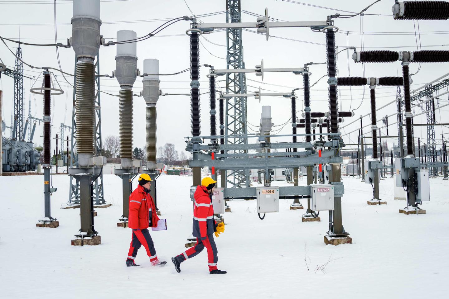 Baltic states successfully plug in to European power grid