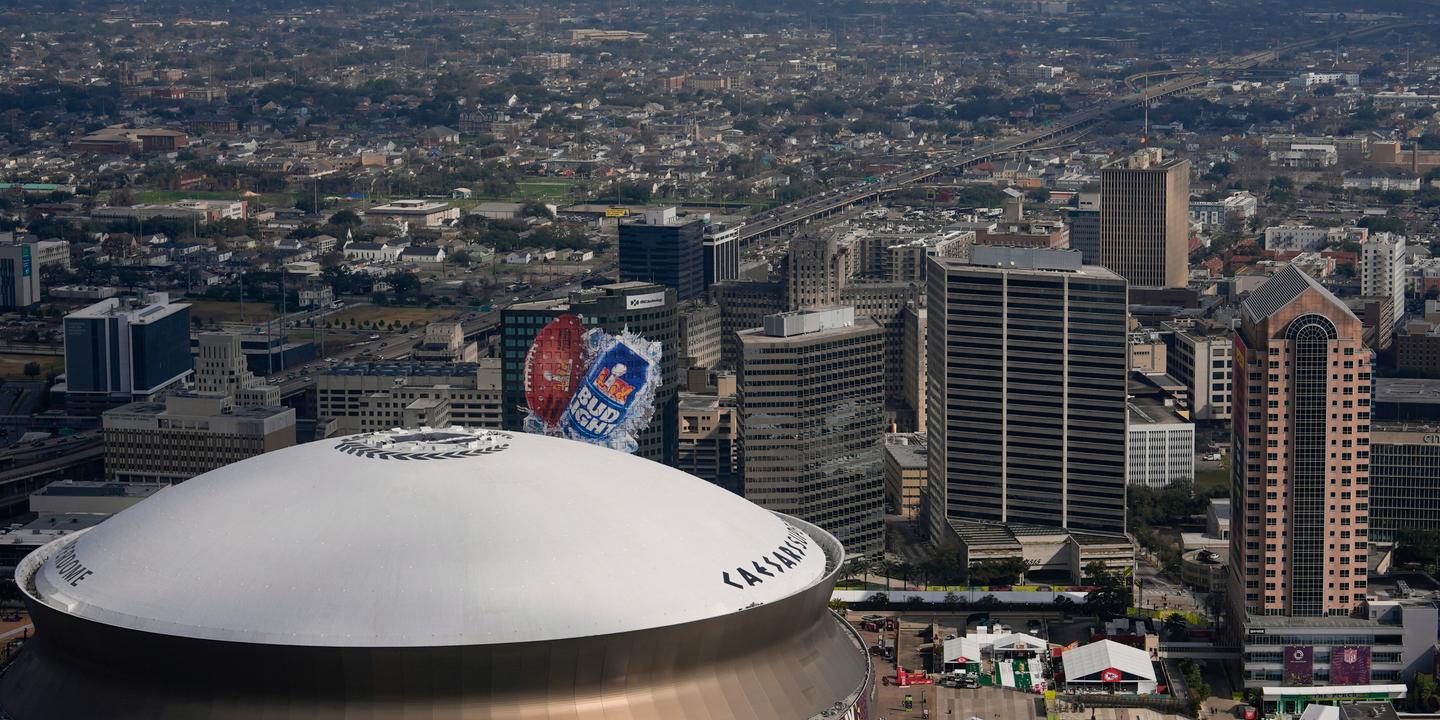 La présence de Donald Trump à La Nouvelle-Orléans donne au Super Bowl une coloration politique