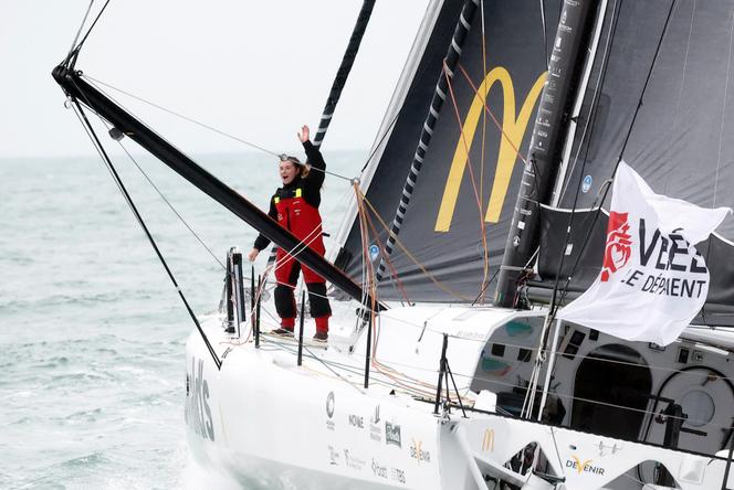 Violette Dorange à son arrivée du 10e Vendée Globe, aux Sable-d’Olonnes (Vendée), le 9 février 2025.