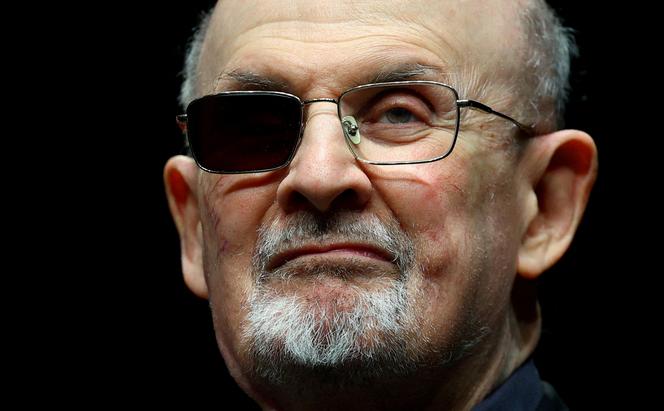 L'auteur Salman Rushdie lors de la présentation de son livre 