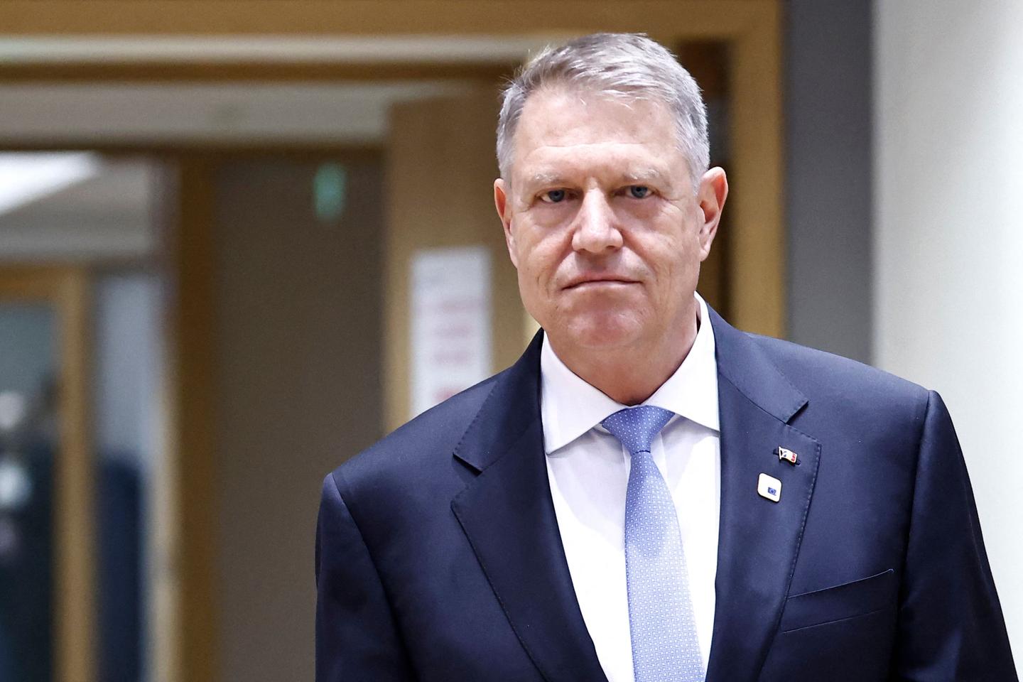 Romanian President Iohannis resigns ahead of election re-run