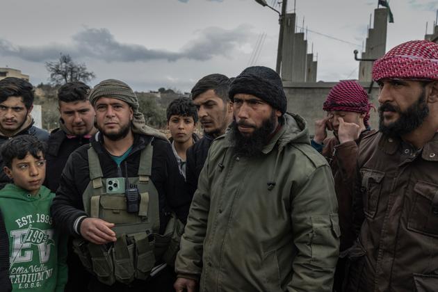 Ahmad et Mohamad, combattants de HTC à Blousa (Syrie), le 9 février 2025.