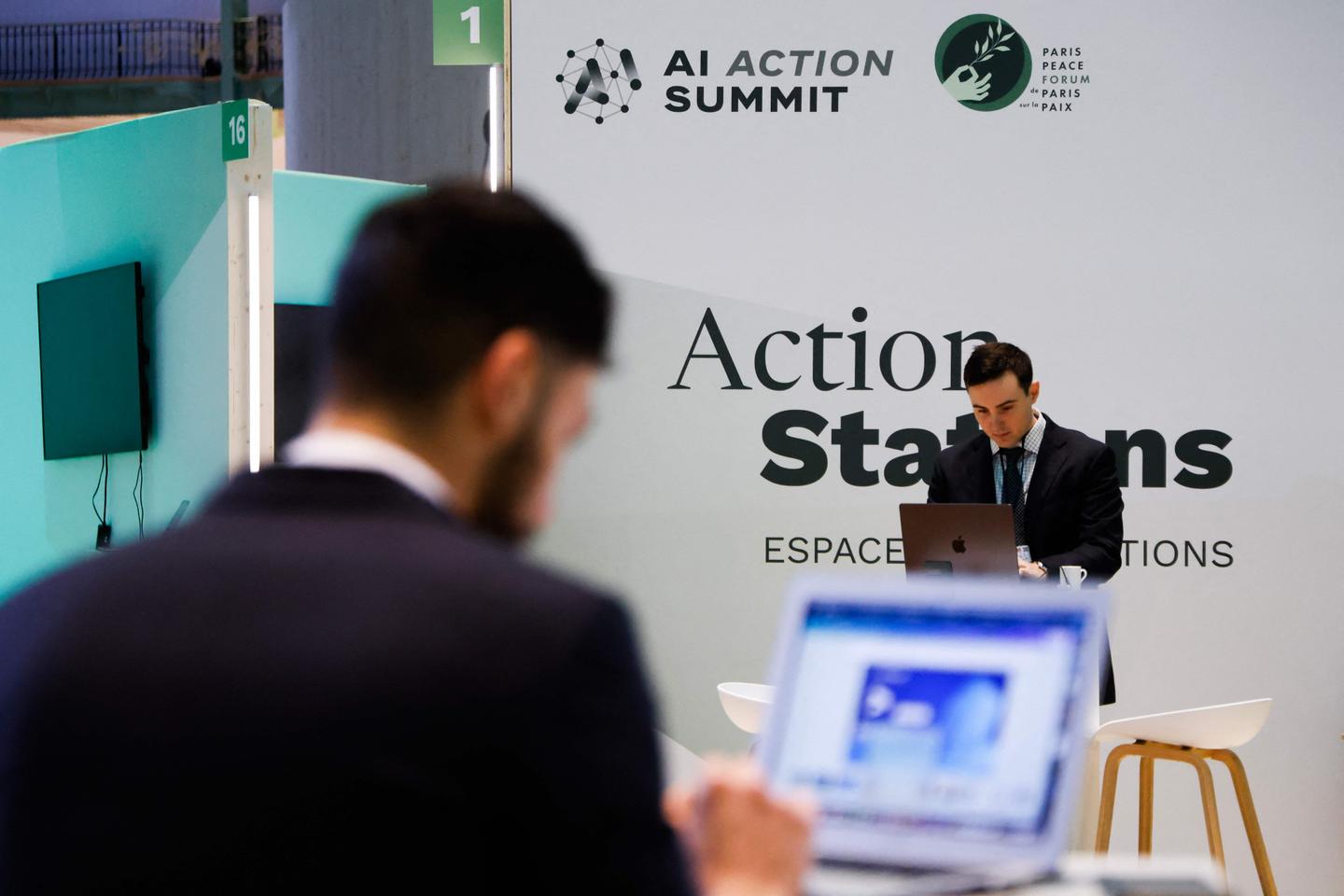 European AI start-ups Mistral and Helsing join forces: 'In AI, Europeans have every chance'