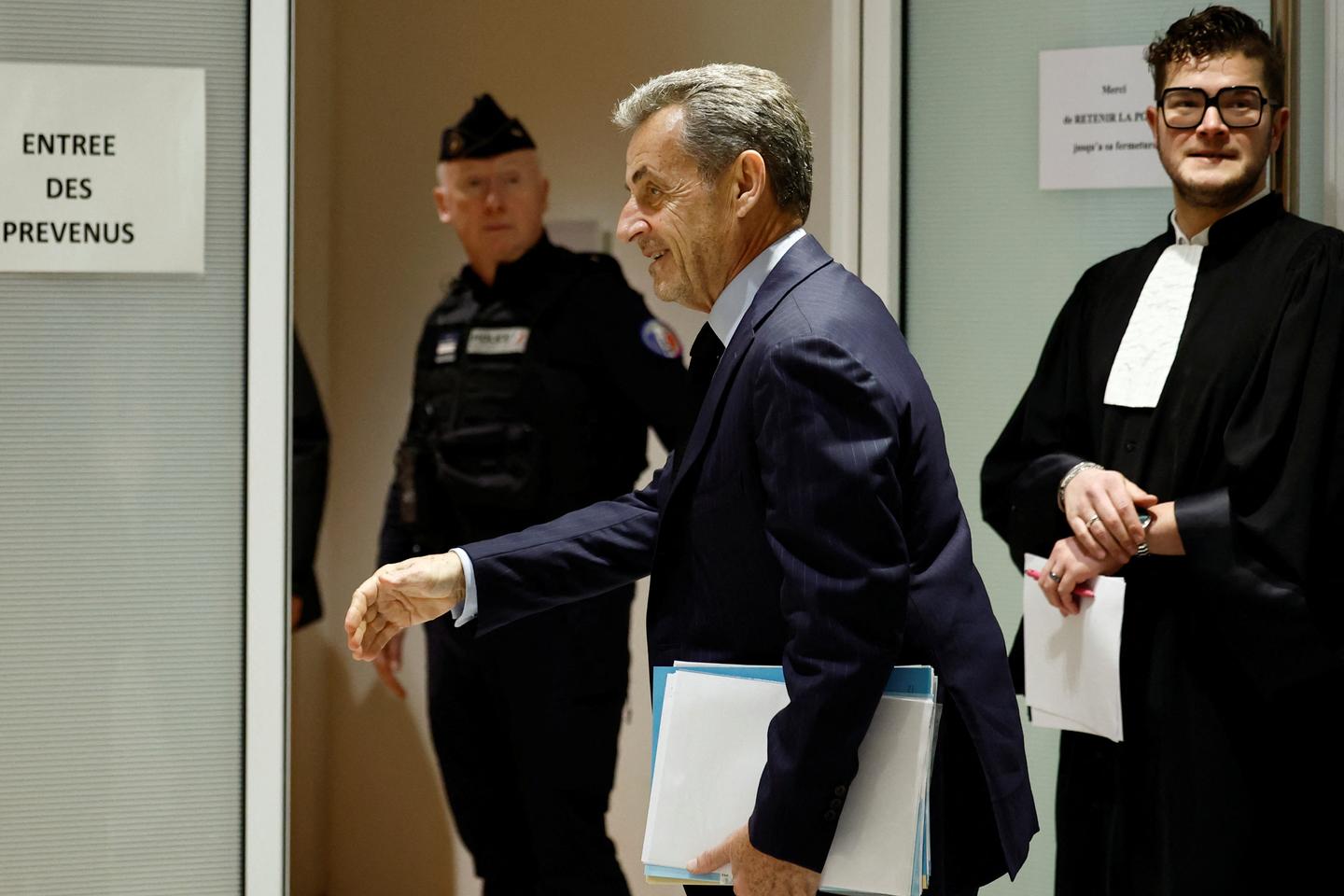 Sarkozy's defense challenged by Libyan oil minister's mysterious notebook