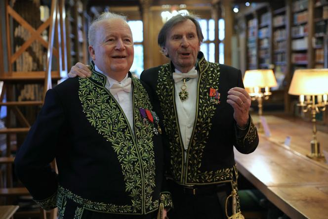 Christian Jambet (à gauche) et Daniel Rondeau, à l’Académie française, à Paris, le 6 février 2025.