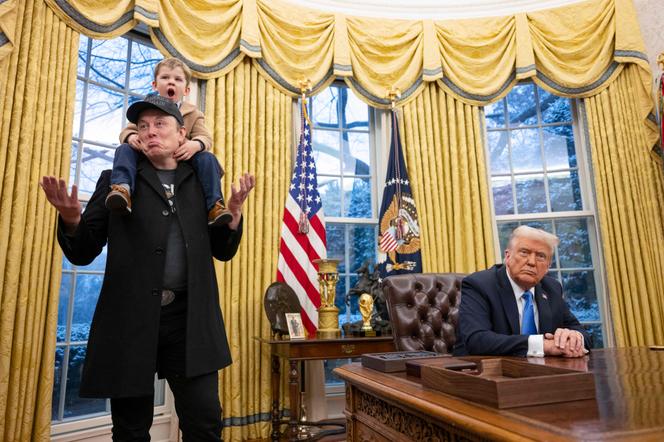 La patron de SpaceX et Tesla, Elon Musk, et le président américain, Donald Trump, dans le bureau Ovale de la Maison Blanche, le 11 février 2025.