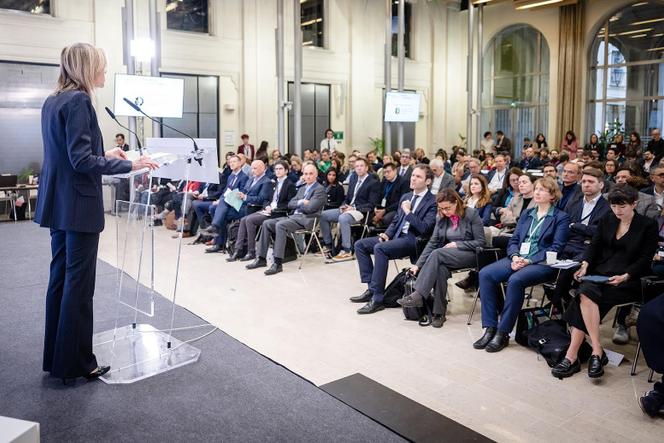 La ministre de la transition écologique, Agnès Pannier-Runacher, au forum pour l’IA durable organisé en marge du sommet pour l’action sur l’intelligence artificielle, à Paris, le 11 février 2025.