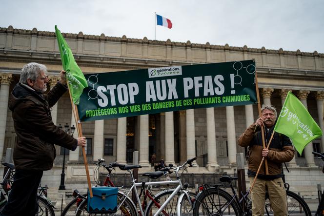 Rassemblement devant la cour d'appel de Lyon, le 11 février 2025.