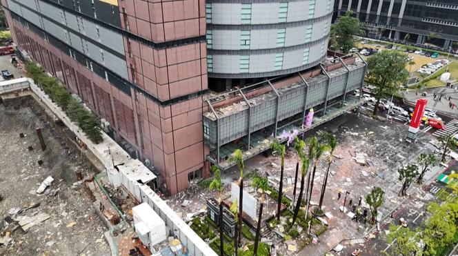 Après l’explosion au 12ᵉ étage di centre commercial Shin Kong Mitsukoshi, à Taichung, le 13 février 2025.