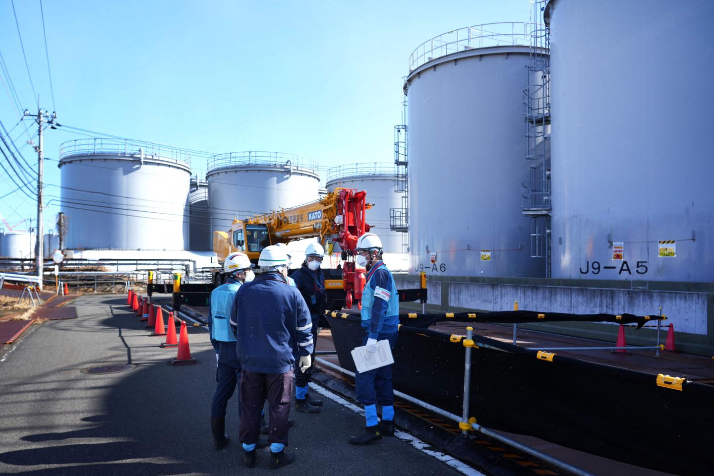 Fukushima operator starts dismantling water tanks