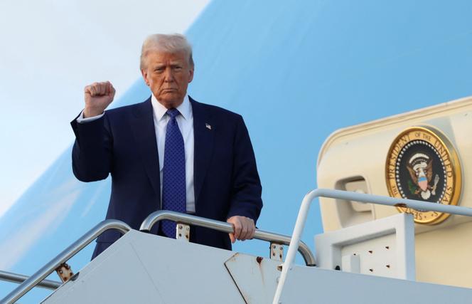 Le président américain Donald Trump à son arrivée à l’aéroport de West Palm Beach, en Floride (Etats-Unis), le 14 février 2025.