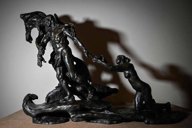 Une version de « L'Age mur », de Camille Claudel, à Paris le 16 décembre 2024. 