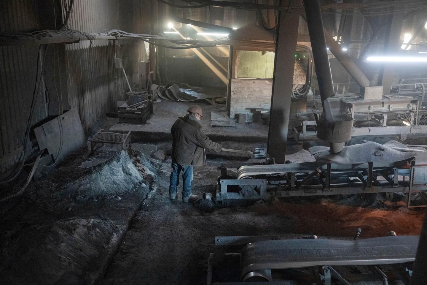 Why did Ukraine reject Trump's mineral resources plan?