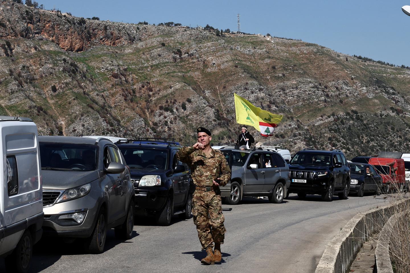 Israel remains in five locations in Lebanon despite withdrawal deadline