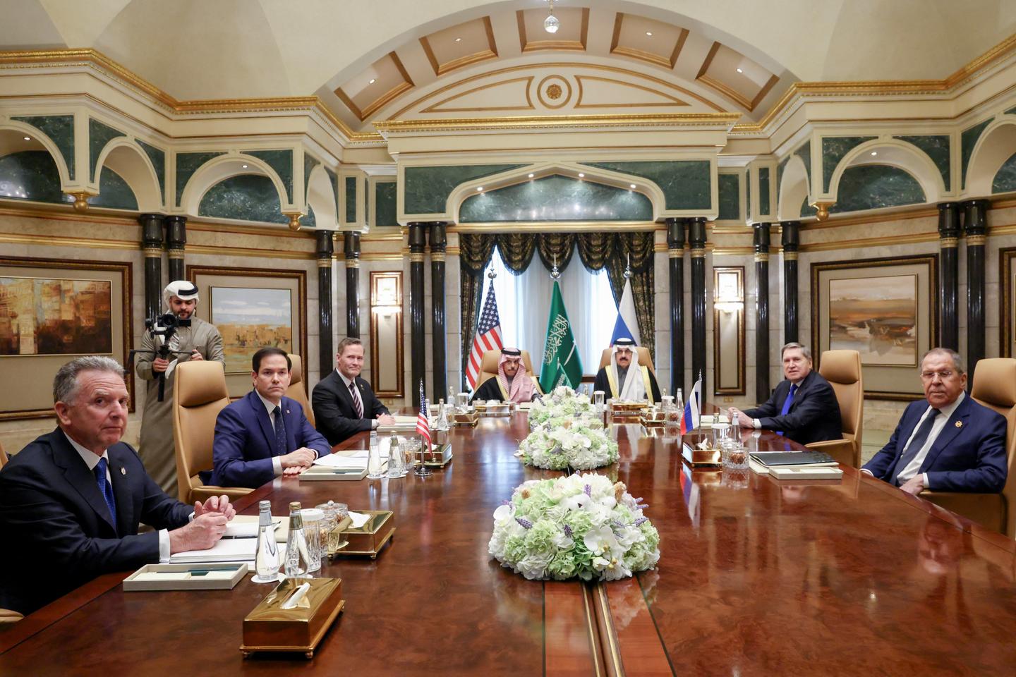 US-Russia talks begin in Saudi with no seat for Ukraine