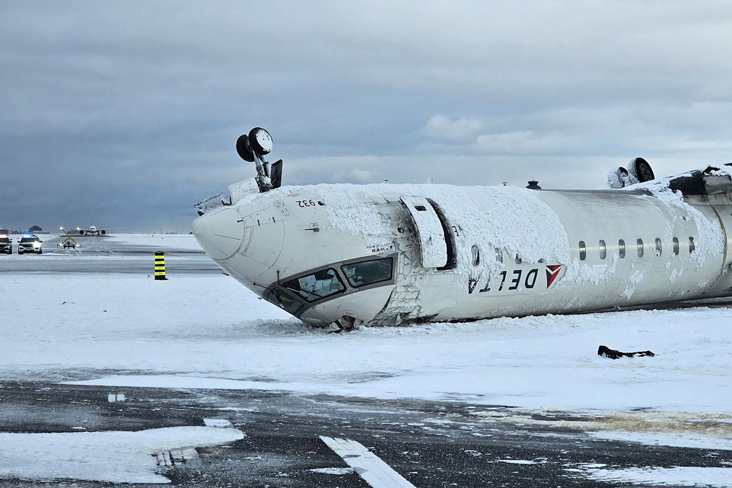 Delta offers $30,000 to passengers in crashed plane
