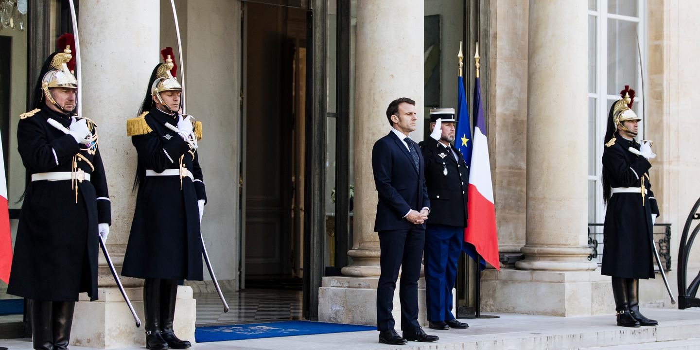 Macron Warns Trump: Don't Be Weak Against Putin - News Directory 3