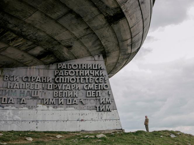Three years into Russia's invasion of Ukraine, Europe weakened by  anti-system and far-right movements