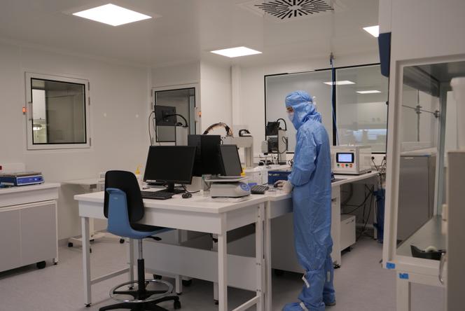 Dans une des « salles blanches » de la start-up Netri, à Lyon, le 13 février 2025.