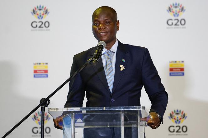 Le ministre sud-africain des affaires étrangères, Ronald Lamola, lors de la réunion des ministres des affaires étrangères du G20 au centre d’exposition de Nasrec, à Johannesburg (Afrique du Sud), le 21 février 2025. 