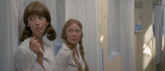 Millie Lammoreaux (Shelley Duvall) et Pinky Rose (Sissy Spacek), dans « Trois femmes », de Robert Altman.