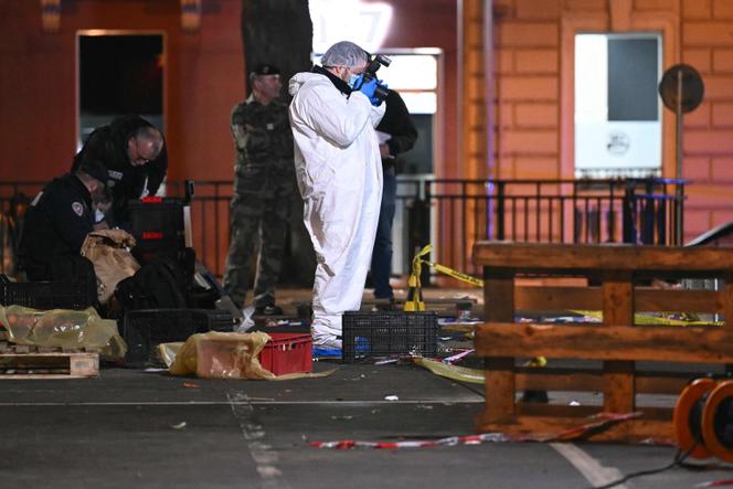 La police scientifique sur les lieux de l’attaque au couteau à Mulhouse, le 22 février 2025. 