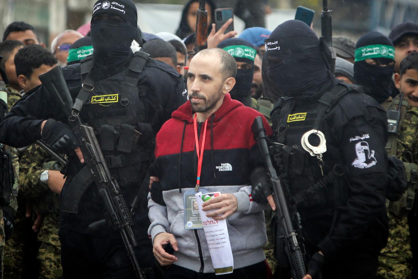 Hamas frees first 2 of 6 Israeli hostages in latest transfer under truce