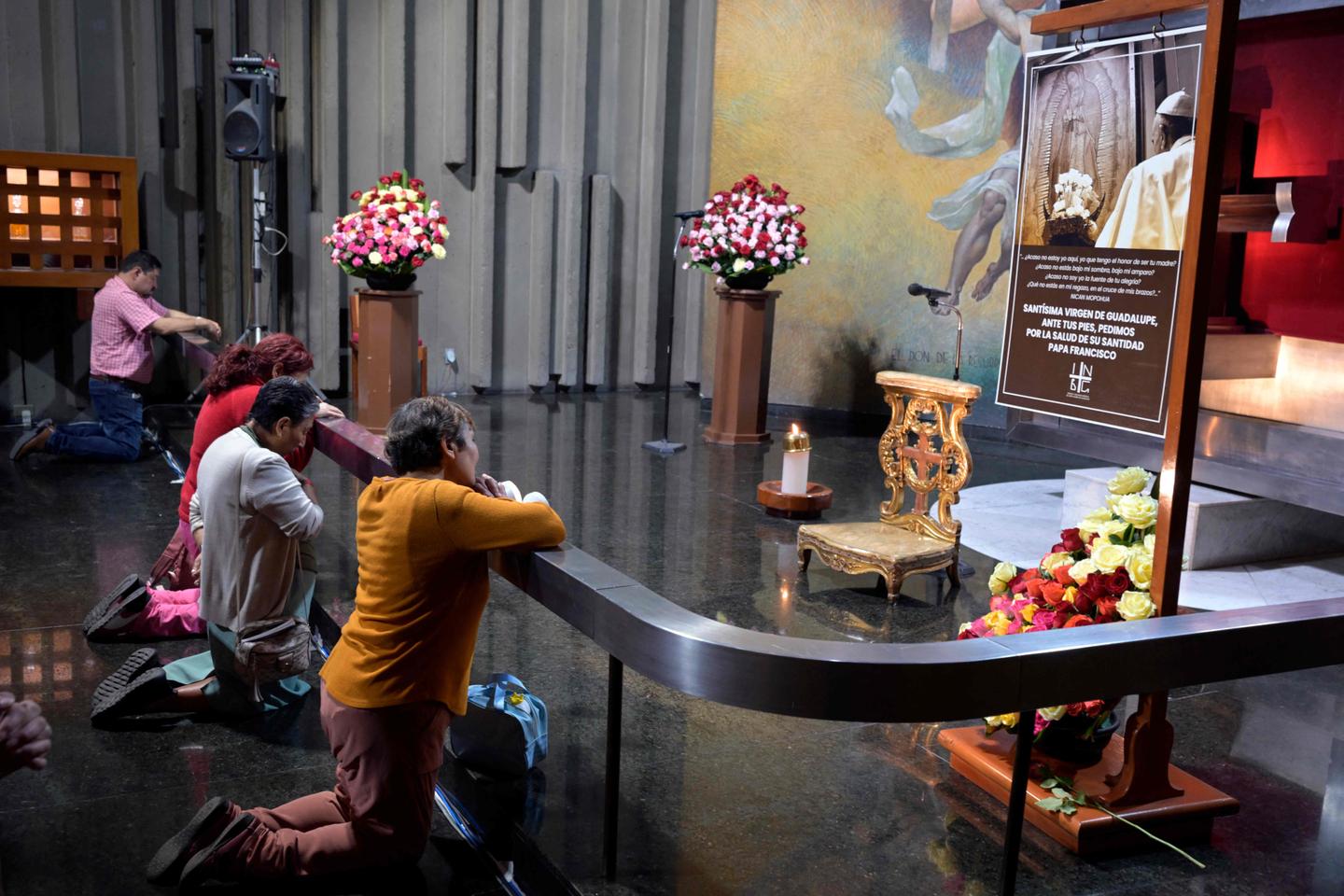 Pope Francis remains in critical condition as global prayers pour in