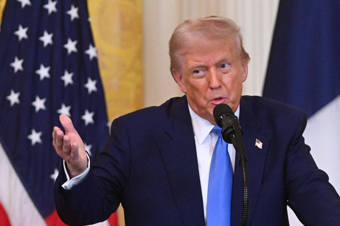Trump says Canada, Mexico tariffs moving 'forward' on schedule