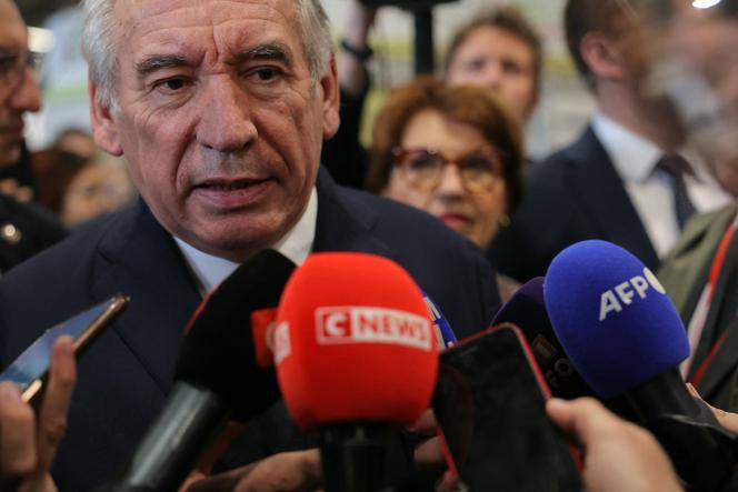 Le premier ministre, François Bayrou, lors de sa visite au 61e Salon international de l’agriculture, au Parc des expositions de la porte de Versailles, à Paris, le 24 février 2025.