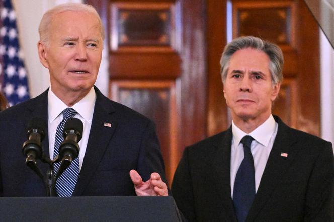 Le président américain Joe Biden, aux côtés du secrétaire d’Etat Antony Blinken, à la Maison Blanche, le 15 janvier 2025.