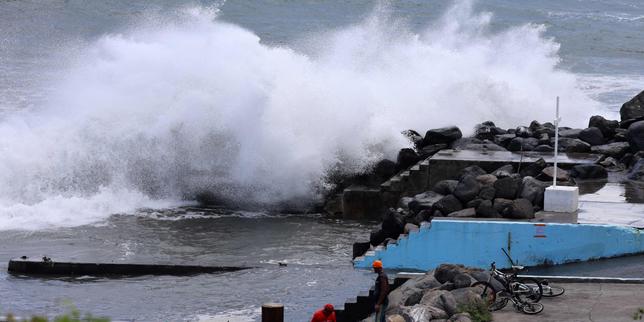 Tempête Garance : La Réunion en alerte rouge jeudi soir