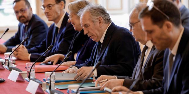La menace de révision des accords migratoires entre la France et l’Algérie marque un nouveau cran dans la crise entre Paris et Alger