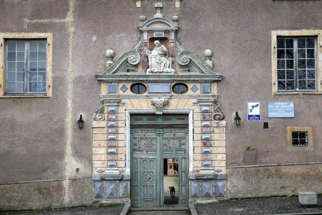 La façade de l’école catholique Notre-Dame-de-Garaison à Monléon-Magnoac (Hautes-Pyrénées), le 27 février 2025.