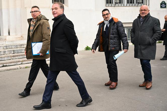 Les responsables syndicaux Cyril Chabanier (CFTC), François Asselin (CPME), Frédéric Souillot (FO) et Michel Beaugas (FO), arrivent au ministère du travail, à Paris, le 17 janvier 2025. 