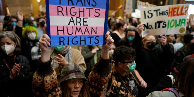 Aux Etats-Unis, l’Iowa révoque les règles de protection des personnes transgenres