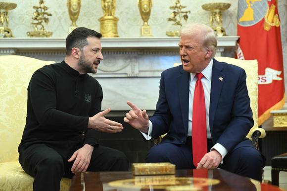 Donald Trump et Volodymyr Zelensky dans le bureau Ovale de la Maison Blanche, vendredi 28 février 2025.
