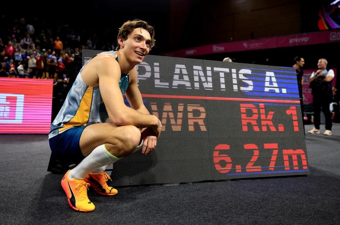 Le perchiste Armand Duplantis a battu pour la deuxième fois un record du monde à Clermont-Ferrand, le 28 février 2025.