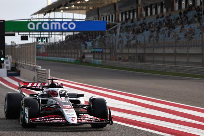 O piloto francês Esteban Ocon, em um único setor de Haas durante os testes de pré -temporada da Fórmula 1, no circuito Sakhir, no Bahrein, em 28 de fevereiro de 2025.