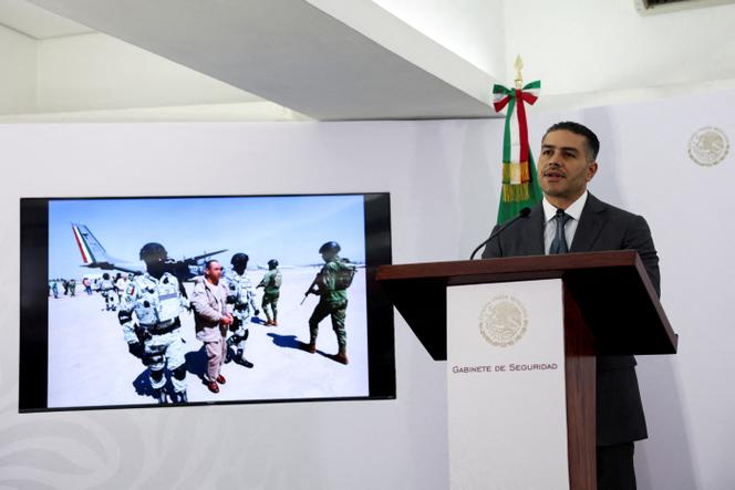 Le ministre mexicain de la sécurité publique, Omar Garcia Harfuch, lors d’une conférence de presse sur l’extradition de narcotrafiquants aux Etats-Unis, à Mexico, le 28 février 2025.