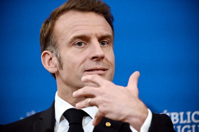 Le président français Emmanuel Macron s’exprime lors d’une conférence de presse conjointe avec le premier ministre portugais à l’hôtel de ville de Porto, au deuxième jour d’une visite d’Etat au Portugal, le 28 février 2025.