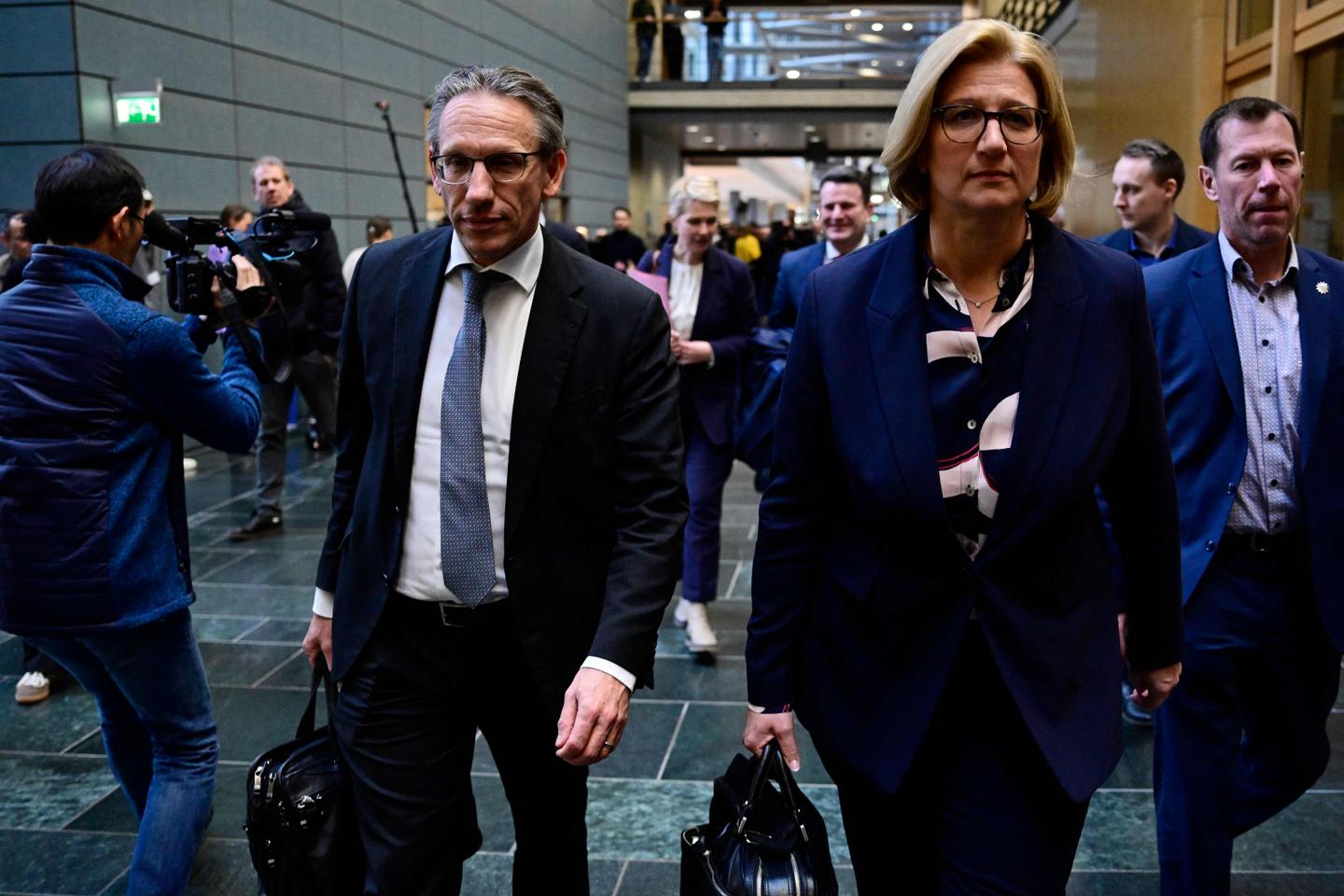 Germany's CDU and SPD begin government coalition talks