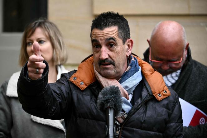 Le secrétaire général du syndicat Force ouvrière (FO), Frédéric Souillot, après une rencontre avec le premier ministre François Bayrou, à Paris, le 9 janvier 2025.