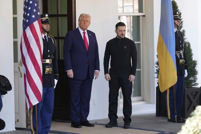 O presidente Donald Trump recebe o presidente da Ucrânia, Volodymyr Zelenskyy, na Casa Branca, em Washington, em 28 de fevereiro de 2025.